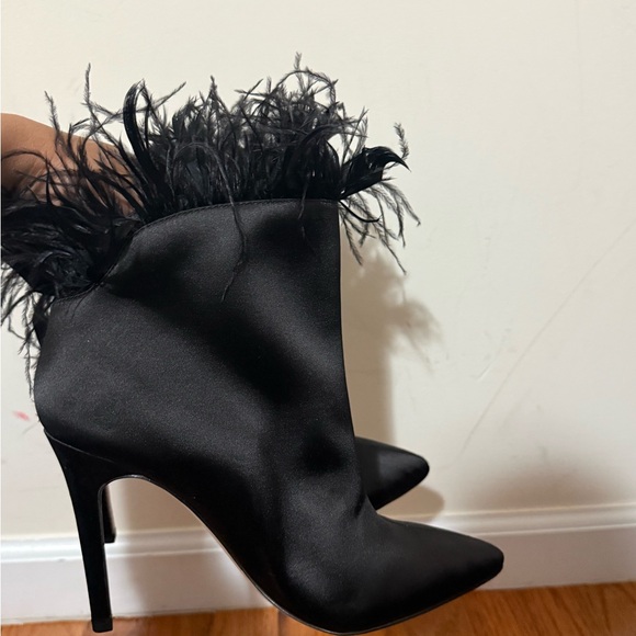 Jessica Simpson Black Feathered Heeled Boots - Picture 3 of 5